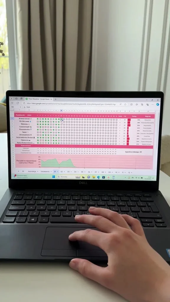 Planer nawyków na laptopie